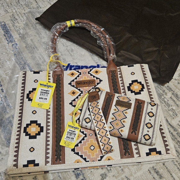Large Wrangler purse and matching wallet - Picture 1 of 2